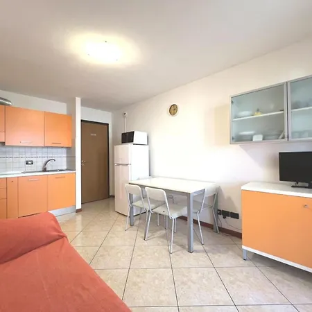 Spacious In For Four Guests Apartmán